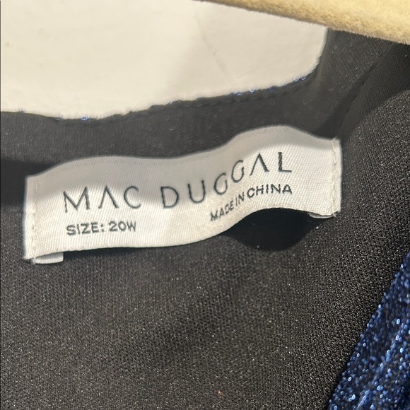 Mac Duggal Midnight Blue Shimmer v neck Long Sleeve pleated gown Dress plus 20 w - Picture 3 of 9